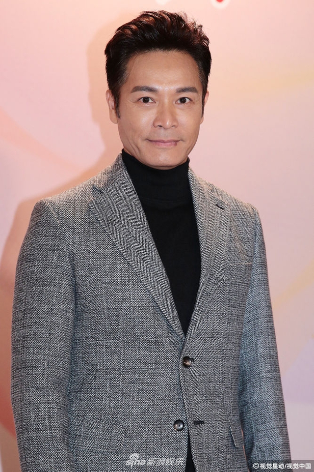 郭晋安西装笔挺出席慈善活动