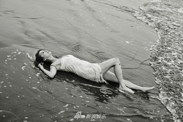 组图:女星香里奈时隔7年拍摄写真 预期生日当天发行