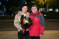 贾乃亮新作杀青笑容灿烂 与李小璐离婚后瘦出尖下巴