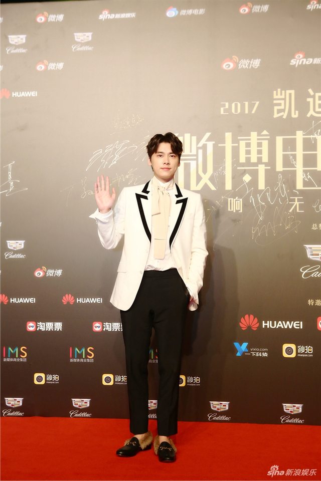 李易峰亮相红毯