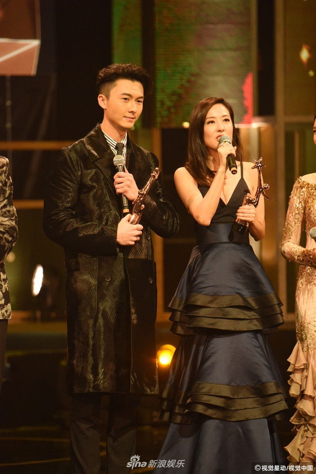 组图：TVB星和大奖王浩信李佳芯夺视帝后 《盲侠大律师》成大赢家