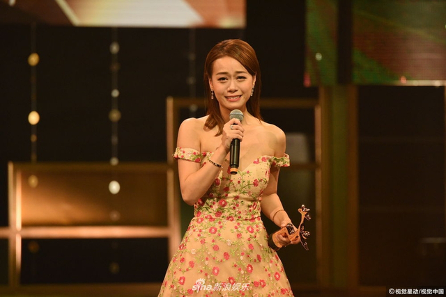 组图：TVB星和大奖王浩信李佳芯夺视帝后 《盲侠大律师》成大赢家