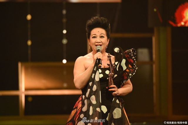 组图：TVB星和大奖王浩信李佳芯夺视帝后 《盲侠大律师》成大赢家