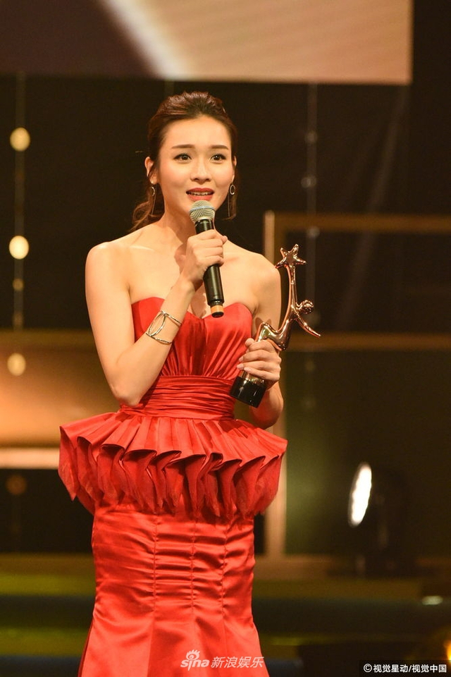 组图：TVB星和大奖王浩信李佳芯夺视帝后 《盲侠大律师》成大赢家