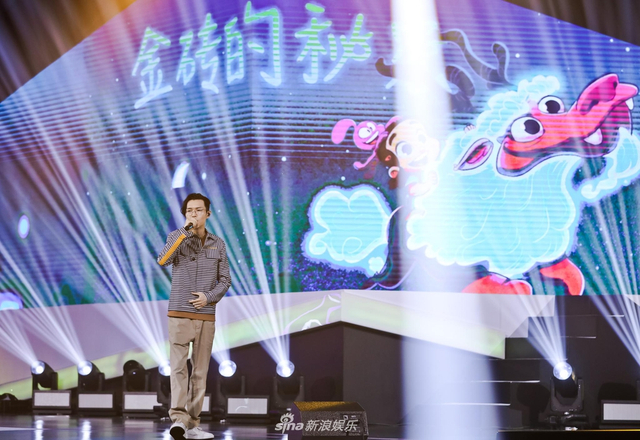 组图：亚洲新歌榜乐华七子唱跳帅气 张杰周笔畅分摘最佳男女歌手