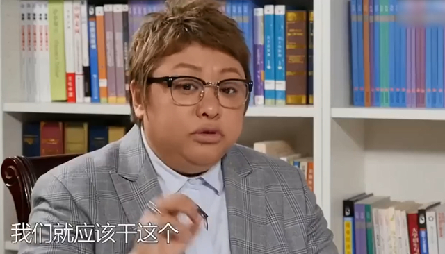 组图：韩红3年前谈慈善 称做不到干净活该被质疑