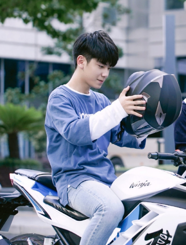 16           少年时期的苏沐秋(银艺饰)