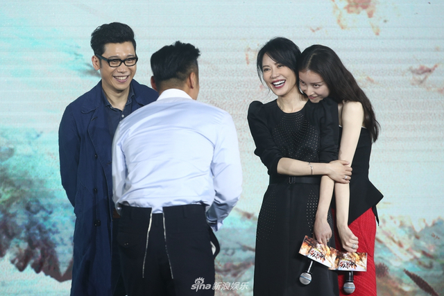 余文乐邀请倪妮玩“点十环”