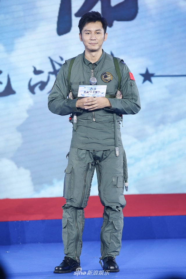 李晨出席