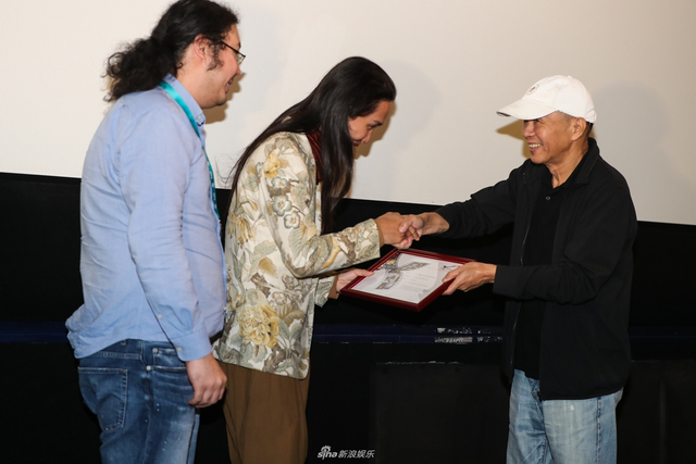 侯孝贤颁发亚洲电影观察团推荐奖2