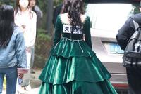 《奔跑吧》全员宫廷风造型路透释出 服饰华丽贵气十足
