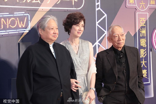 组图：第16届亚洲电影大奖红毯举行 梁朝伟刘嘉玲牵手亮相