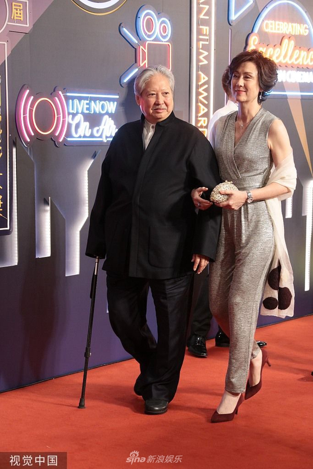 组图：第16届亚洲电影大奖红毯举行 梁朝伟刘嘉玲牵手亮相