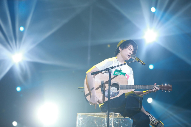 组图：《明日》薛之谦队实力强劲 rap三兄弟表现亮眼