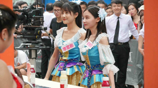 锋味海选谢霆锋安慰95后选手