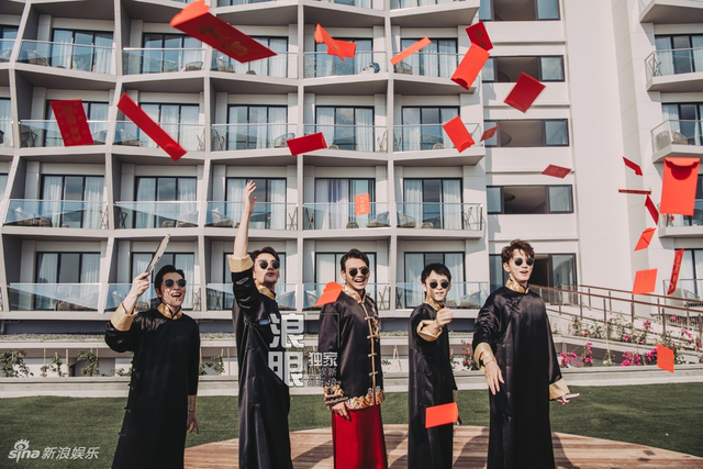 组图：杨烁王黎雯婚礼现场照曝光 新郎新娘誓言动人深情落泪