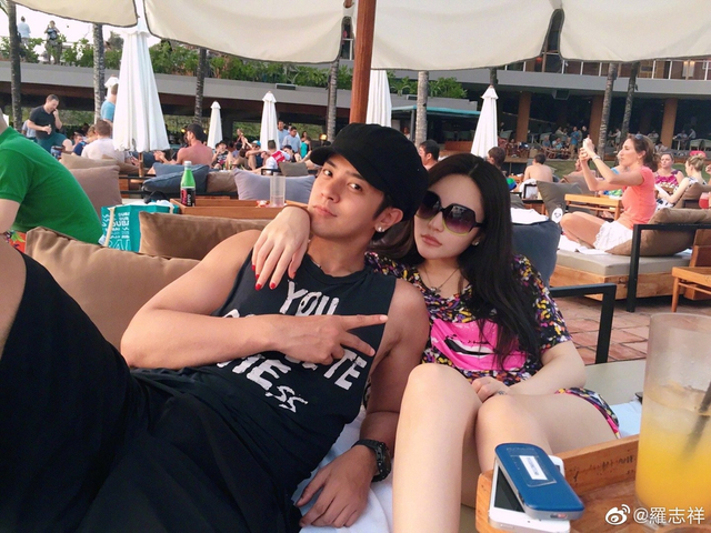 组图:罗志祥520追忆与周扬青恩爱点滴 曝光超多情侣合影!