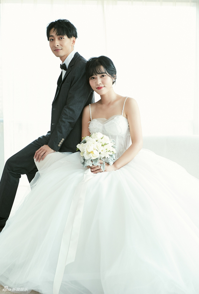 组图：左立夫妇新婚“互怼”不断 受访分享甜蜜爱情细节