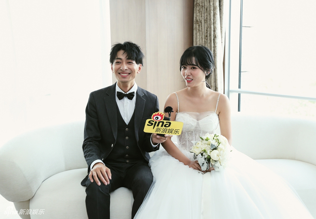 组图：左立夫妇新婚“互怼”不断 受访分享甜蜜爱情细节