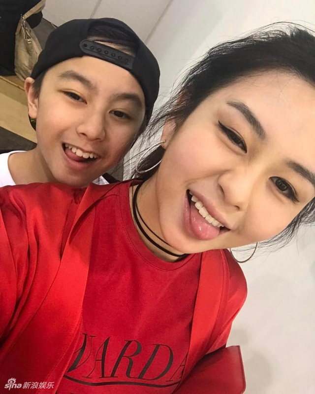 新浪娱乐讯 据香港媒体3月25日报道,昔日性感女神邱淑贞的大女儿沈月