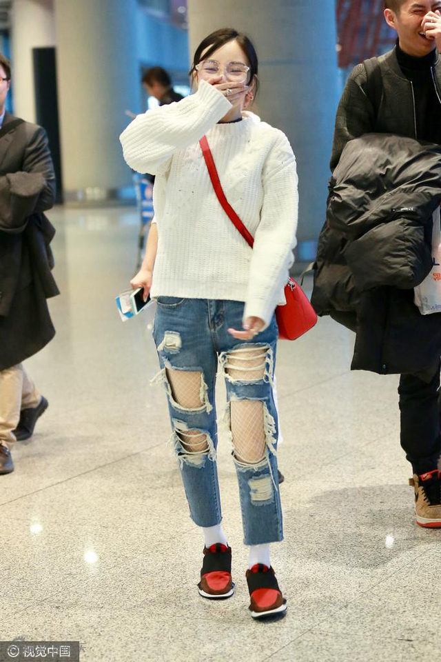 女明星最近蜜汁爱破洞牛仔裤