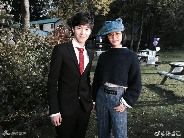 组图：抽空就要在一起！吴奇隆刘诗诗新西兰参加婚礼