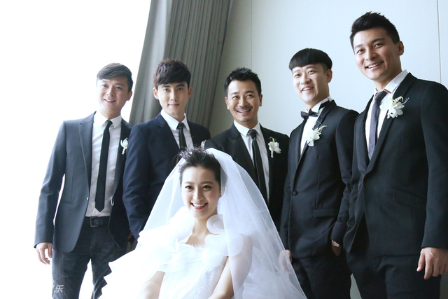 组图：印小天疑似被骗婚损失千万 甜蜜婚礼仿佛在昨天！
