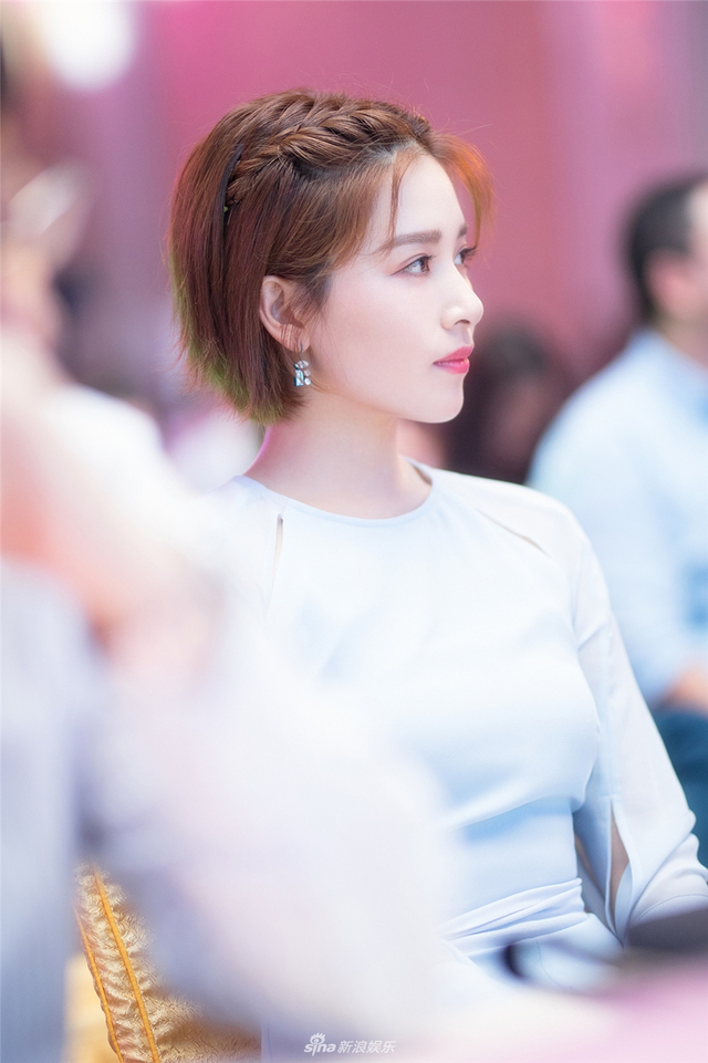 阚清子站台仙气十足 现场教学满分自拍秘诀