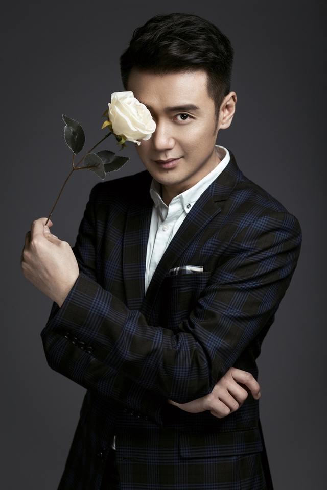 巩峥时尚写真曝光 酷雅帅气演绎双面魅力