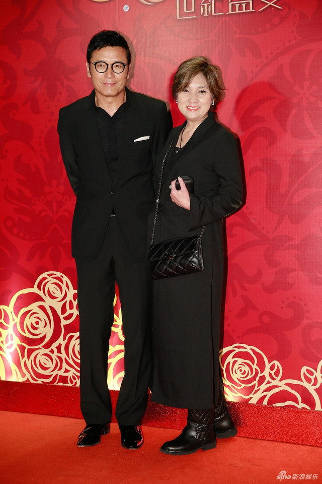 组图:汪明荃庆入行50周年众星云集 杨千嬅唯美容祖儿高开叉抢镜