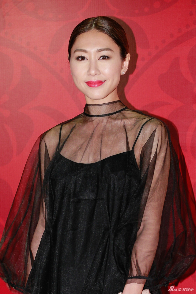 组图:汪明荃庆入行50周年众星云集 杨千嬅唯美容祖儿高开叉抢镜