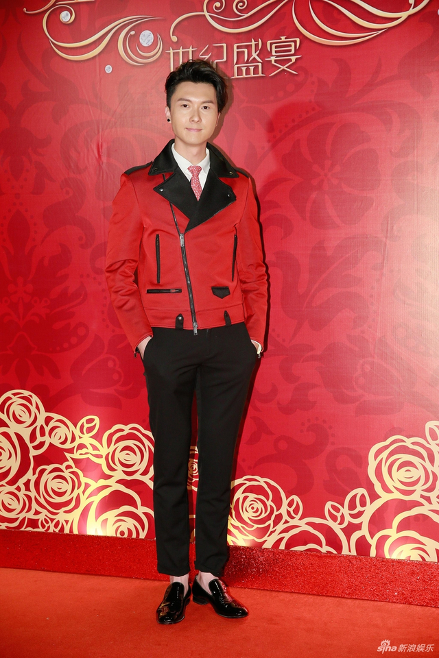 组图:汪明荃庆入行50周年众星云集 杨千嬅唯美容祖儿高开叉抢镜