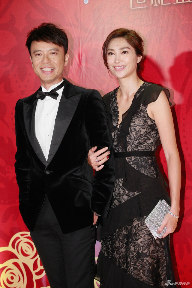 组图:汪明荃庆入行50周年众星云集 杨千嬅唯美容祖儿高开叉抢镜