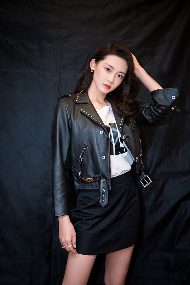 朋克少女!冯女郎苗苗出席活动酷美帅气