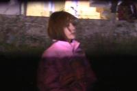 赵薇深夜与友人现身KTV 妆容精致兴致不高显低落