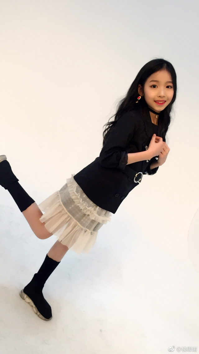 对于小思诺的成长,有人点赞的,也有人表达了对孩子未来发展的担忧.