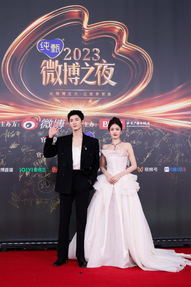 2023微博之夜盛典举行杨幂刘诗诗肖战王一博等亮相_新浪图片