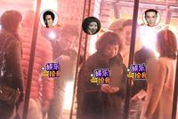 霍建华现身酒局收美女礼物 齐秦挨个与好友拥抱玩得开心
