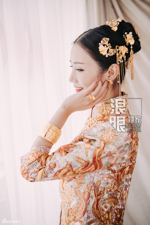 组图：杨烁王黎雯婚礼现场照曝光 新郎新娘誓言动人深情落泪