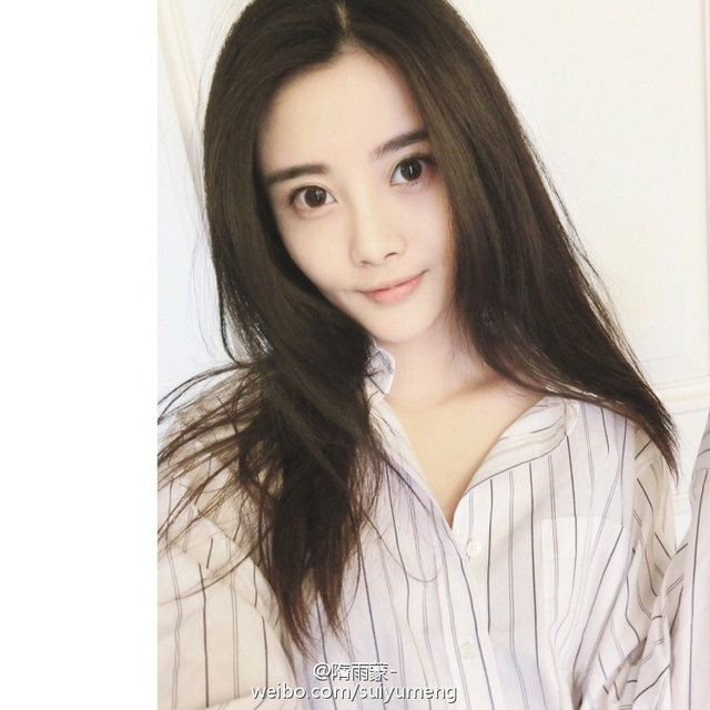 李光洁90后娇妻隋雨蒙年轻貌美 海量私照可甜可性感