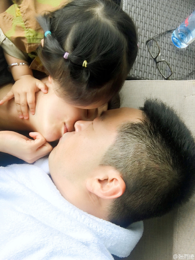 组图：张雨绮发声明宣布离婚 昔日恩爱瞬间成绝唱