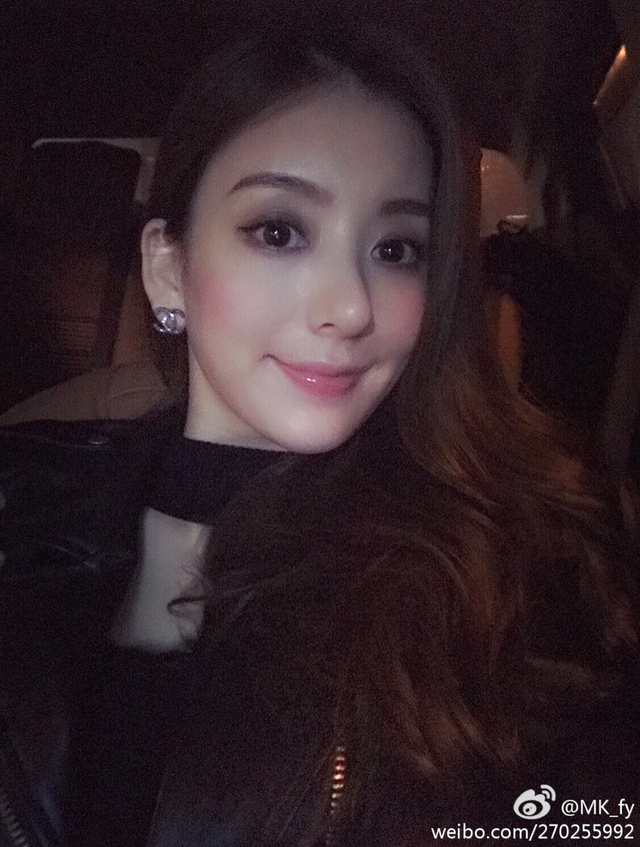 方媛10年前旧照身材火辣超性感