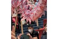 刘德华现身女儿学校活动被偶遇 低调打扮戴口罩好接地气
