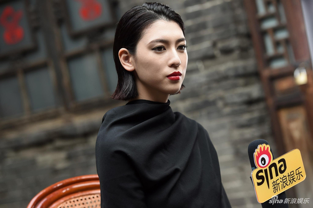 新浪娱乐对话三吉彩花