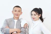 组图:昔日恋人黄奕聂远晒合影 曾合作《上错花轿嫁对郎》