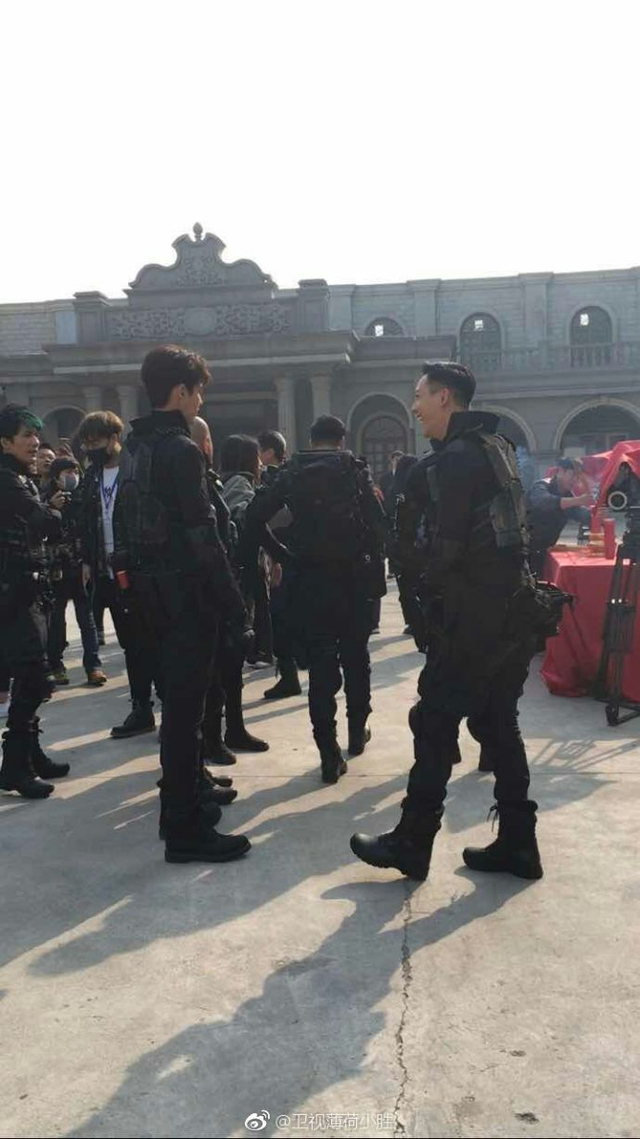 陈等等又笑成牙齿精了