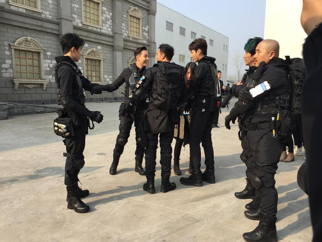 吴亦凡陈伟霆热聊