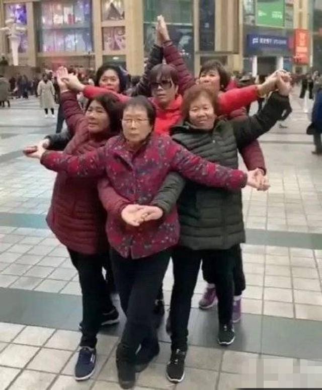 sisters of the golden dawn