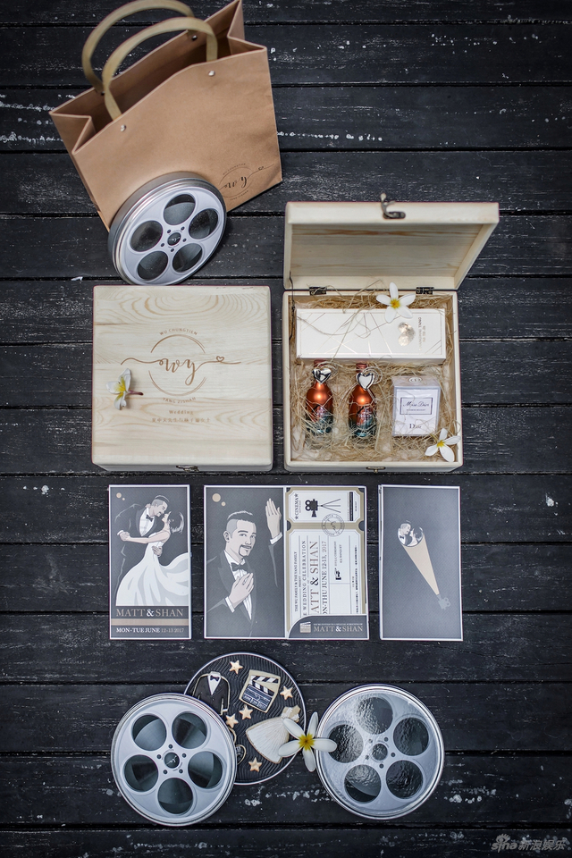 组图：杨子姗吴中天举办答谢宴  赵薇领衔致青春剧组重聚