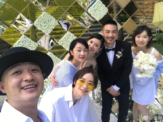 组图：杨子姗吴中天举办答谢宴  赵薇领衔致青春剧组重聚